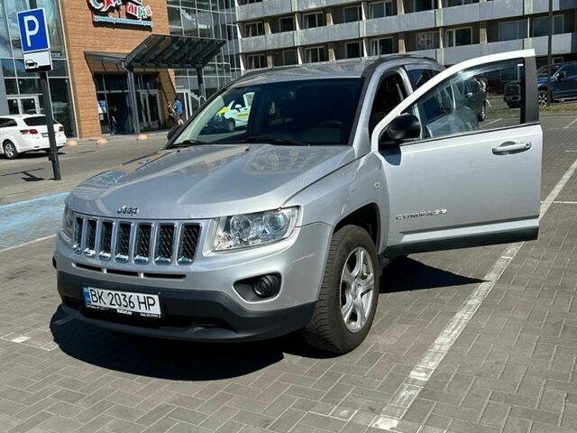 Сірий Джип Compass, об'ємом двигуна 2.14 л та пробігом 180 тис. км за 9600 $, фото 1 на Automoto.ua