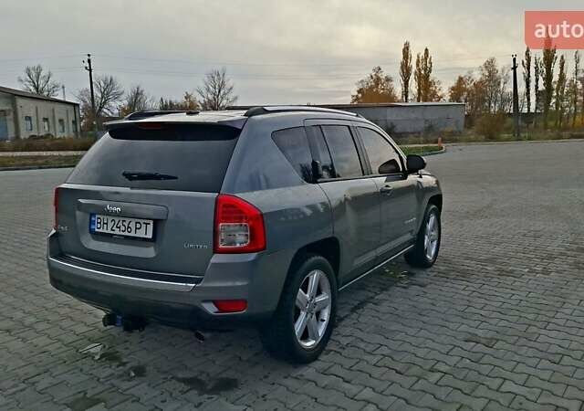 Джип Compass 2011 у Врадиевке на Automoto.ua Сірий Джип Compass, об'ємом двигуна 2.4 л та пробігом 175 тис. км за 8999 $, фото 1 на Automoto.ua