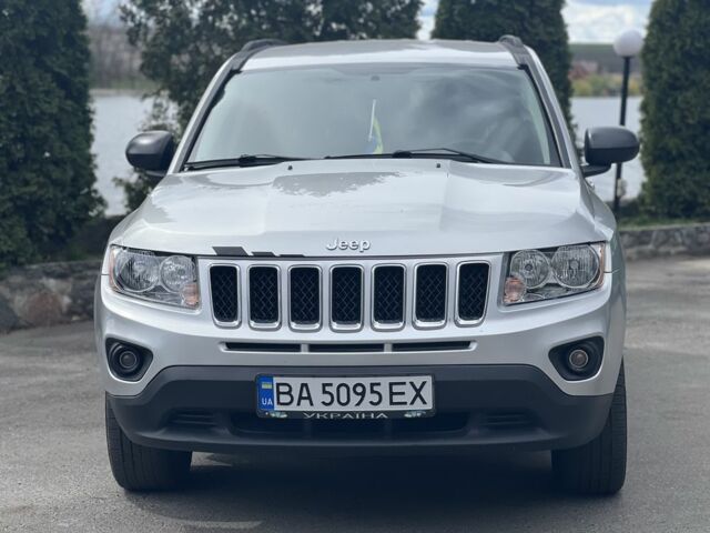 Сірий Джип Compass, об'ємом двигуна 2.4 л та пробігом 145 тис. км за 10000 $, фото 1 на Automoto.ua