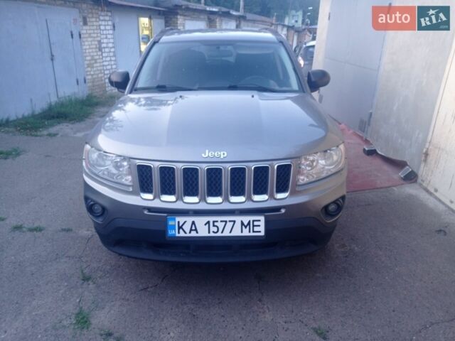 Серый Джип Компас, объемом двигателя 2.36 л и пробегом 280 тыс. км за 7800 $, фото 1 на Automoto.ua