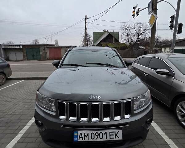 Сірий Джип Compass, об'ємом двигуна 2.36 л та пробігом 195 тис. км за 7500 $, фото 1 на Automoto.ua