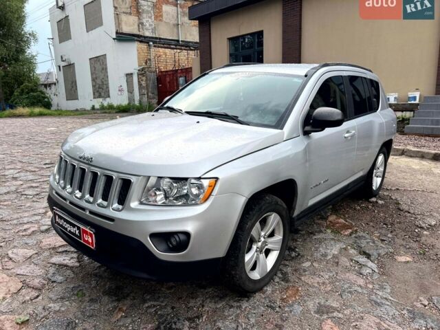 Сірий Джип Compass, об'ємом двигуна 2.4 л та пробігом 251 тис. км за 7490 $, фото 1 на Automoto.ua