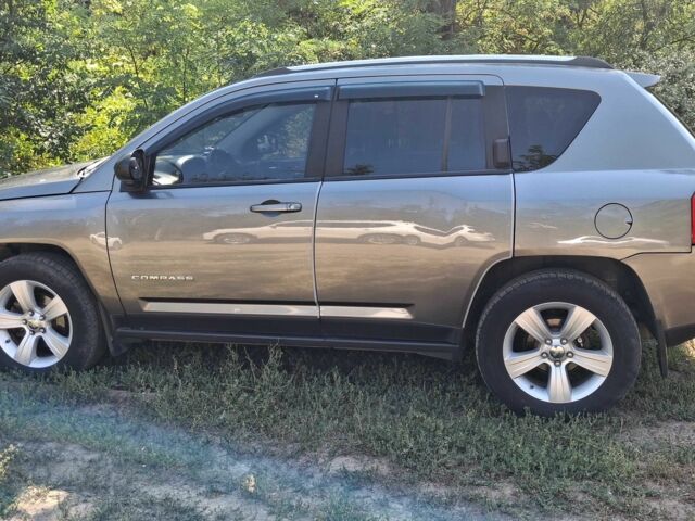 Сірий Джип Compass, об'ємом двигуна 2.4 л та пробігом 230 тис. км за 9031 $, фото 1 на Automoto.ua