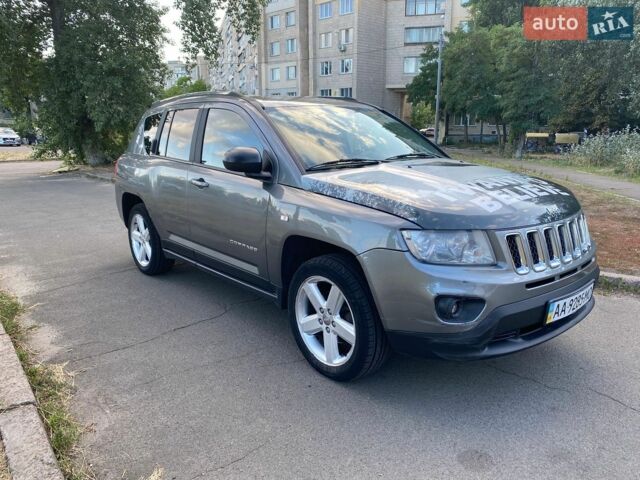 Серый Джип Компас, объемом двигателя 2.36 л и пробегом 186 тыс. км за 9200 $, фото 1 на Automoto.ua