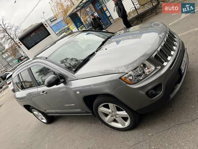 Сірий Джип Compass, об'ємом двигуна 2.14 л та пробігом 211 тис. км за 10500 $, фото 1 на Automoto.ua