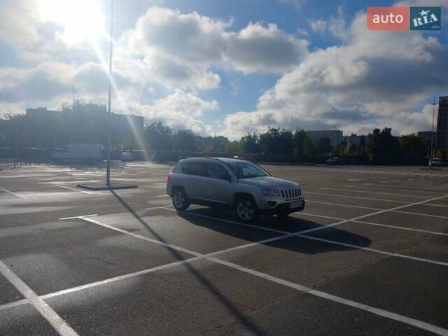 Сірий Джип Compass, об'ємом двигуна 2.36 л та пробігом 134 тис. км за 9500 $, фото 1 на Automoto.ua