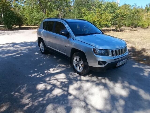 Сірий Джип Compass, об'ємом двигуна 2.4 л та пробігом 136 тис. км за 9800 $, фото 1 на Automoto.ua