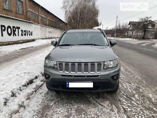 Сірий Джип Compass, об'ємом двигуна 2.4 л та пробігом 216 тис. км за 10300 $, фото 1 на Automoto.ua