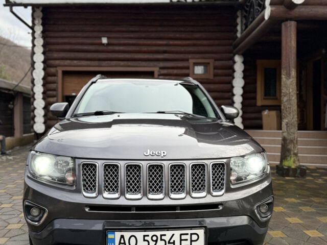 Сірий Джип Compass, об'ємом двигуна 2.14 л та пробігом 141 тис. км за 12800 $, фото 1 на Automoto.ua