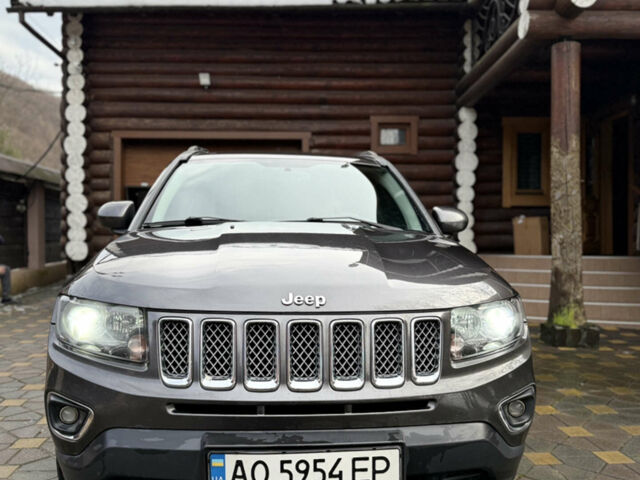 Сірий Джип Compass, об'ємом двигуна 2.14 л та пробігом 141 тис. км за 12800 $, фото 1 на Automoto.ua