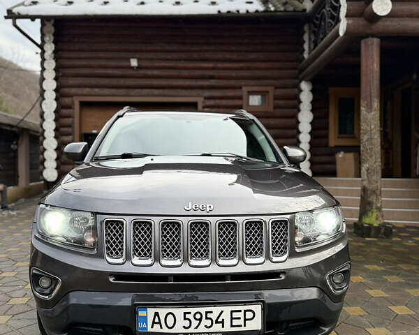Серый Джип Компас, объемом двигателя 2.14 л и пробегом 14 тыс. км за 13500 $, фото 1 на Automoto.ua