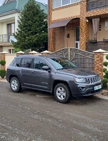 Серый Джип Компас, объемом двигателя 2 л и пробегом 191 тыс. км за 9300 $, фото 1 на Automoto.ua