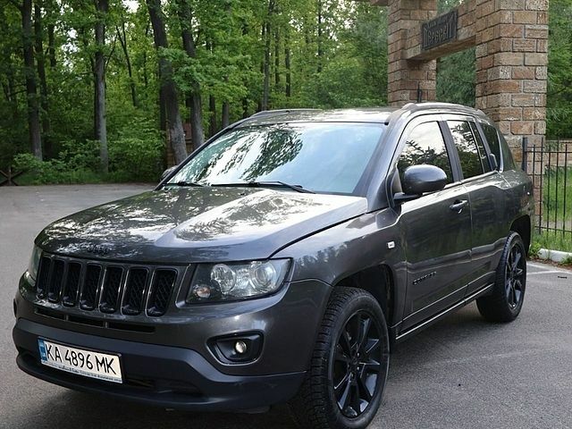 Сірий Джип Compass, об'ємом двигуна 2.14 л та пробігом 235 тис. км за 15000 $, фото 1 на Automoto.ua