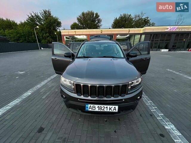 Серый Джип Компас, объемом двигателя 2.36 л и пробегом 145 тыс. км за 8500 $, фото 1 на Automoto.ua
