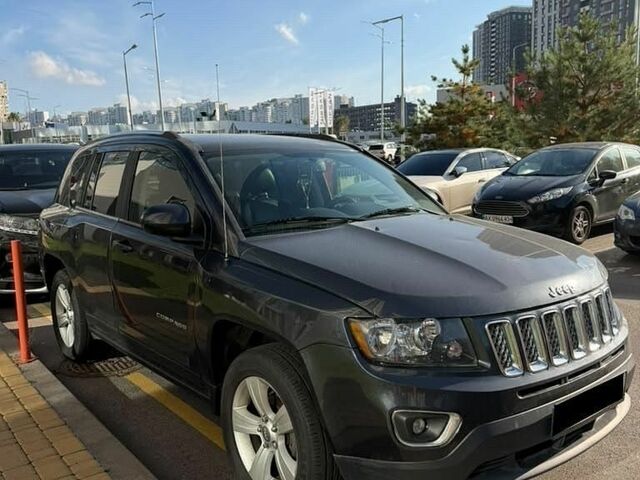 Сірий Джип Compass, об'ємом двигуна 2.36 л та пробігом 143 тис. км за 8900 $, фото 1 на Automoto.ua