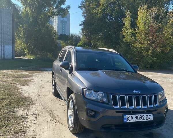 Серый Джип Компас, объемом двигателя 2.36 л и пробегом 263 тыс. км за 11300 $, фото 1 на Automoto.ua