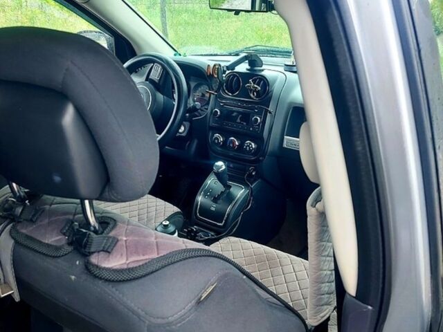 Сірий Джип Compass, об'ємом двигуна 2 л та пробігом 157 тис. км за 9500 $, фото 1 на Automoto.ua