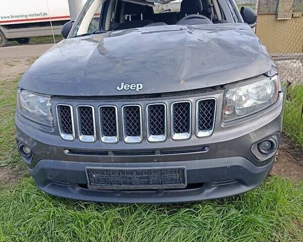 Сірий Джип Compass, об'ємом двигуна 2.4 л та пробігом 130 тис. км за 4500 $, фото 1 на Automoto.ua