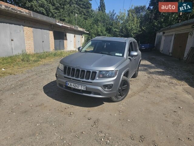 Серый Джип Компас, объемом двигателя 3 л и пробегом 181 тыс. км за 9004 $, фото 1 на Automoto.ua