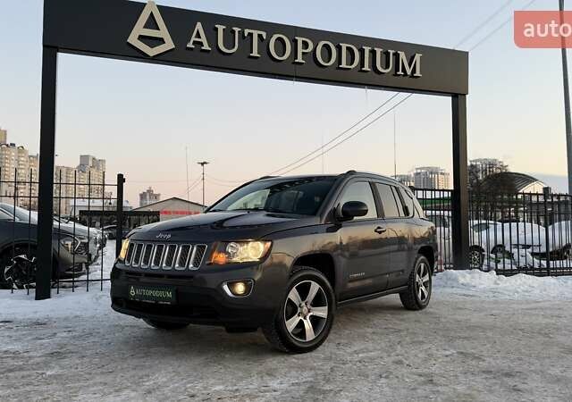 Сірий Джип Compass, об'ємом двигуна 2 л та пробігом 114 тис. км за 10500 $, фото 1 на Automoto.ua