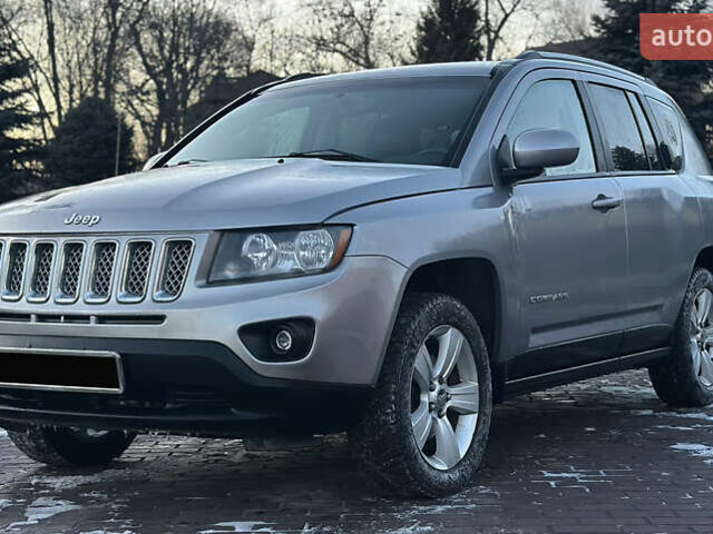 Серый Джип Компас, объемом двигателя 2.36 л и пробегом 240 тыс. км за 9999 $, фото 1 на Automoto.ua