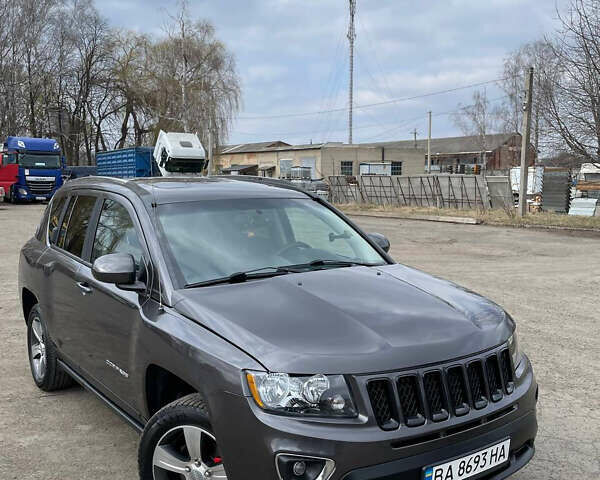 Сірий Джип Compass, об'ємом двигуна 2.4 л та пробігом 150 тис. км за 11600 $, фото 1 на Automoto.ua