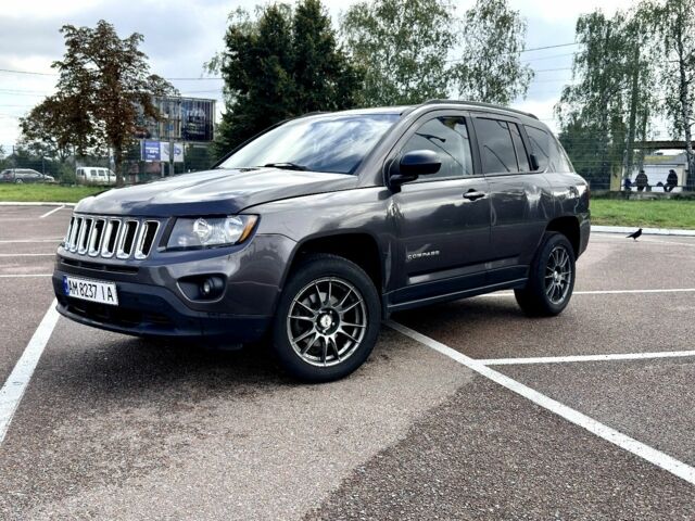 Сірий Джип Compass, об'ємом двигуна 2.4 л та пробігом 146 тис. км за 9600 $, фото 1 на Automoto.ua