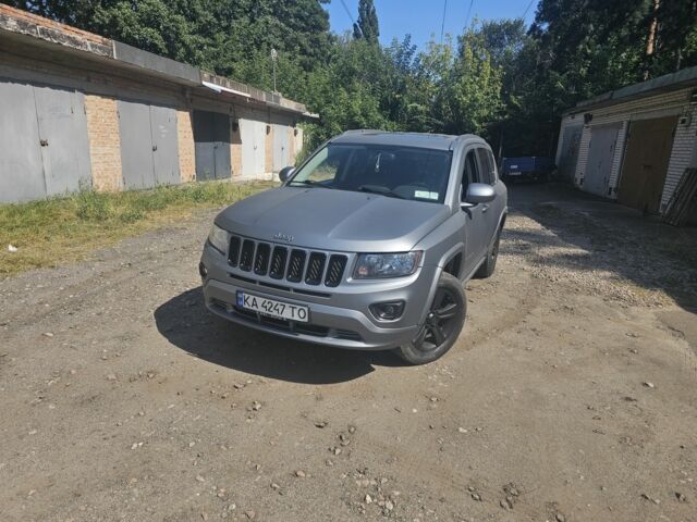 Серый Джип Компас, объемом двигателя 3 л и пробегом 181 тыс. км за 9004 $, фото 1 на Automoto.ua