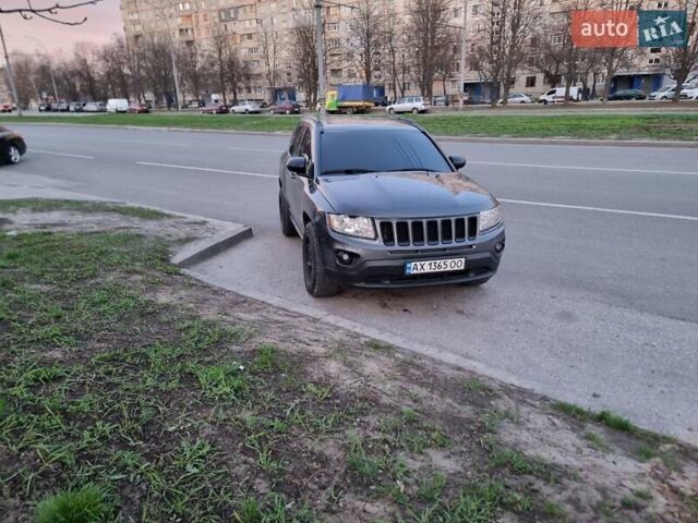 Серый Джип Компас, объемом двигателя 2.36 л и пробегом 178 тыс. км за 7500 $, фото 1 на Automoto.ua