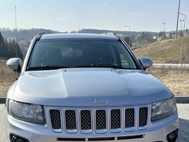 Сірий Джип Compass, об'ємом двигуна 2.4 л та пробігом 195 тис. км за 10000 $, фото 1 на Automoto.ua