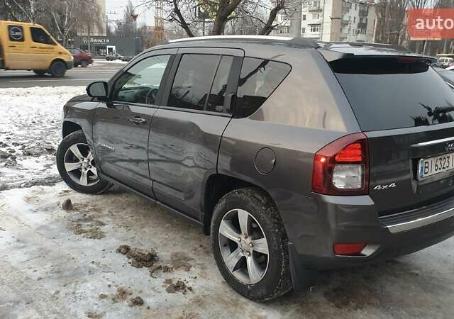 Серый Джип Компас, объемом двигателя 2.36 л и пробегом 107 тыс. км за 11800 $, фото 1 на Automoto.ua