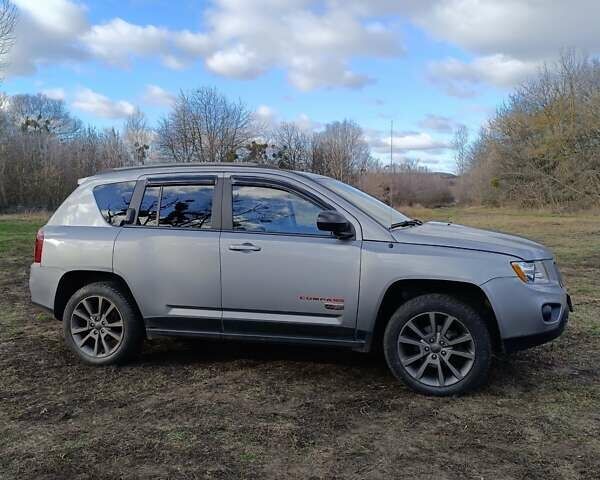 Сірий Джип Compass, об'ємом двигуна 2.4 л та пробігом 120 тис. км за 10000 $, фото 1 на Automoto.ua
