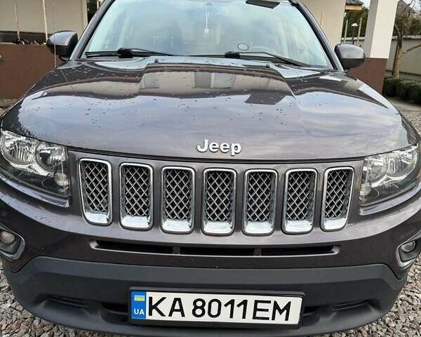 Серый Джип Компас, объемом двигателя 2.36 л и пробегом 105 тыс. км за 11300 $, фото 1 на Automoto.ua