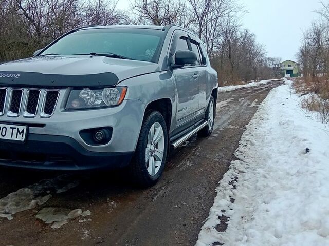 Сірий Джип Compass, об'ємом двигуна 2 л та пробігом 100 тис. км за 8500 $, фото 1 на Automoto.ua