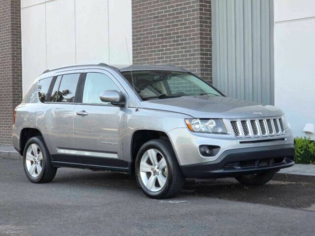 Сірий Джип Compass, об'ємом двигуна 2.4 л та пробігом 58 тис. км за 5600 $, фото 1 на Automoto.ua