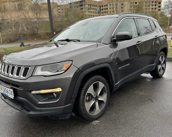 Серый Джип Компас, объемом двигателя 2.36 л и пробегом 123 тыс. км за 14400 $, фото 1 на Automoto.ua