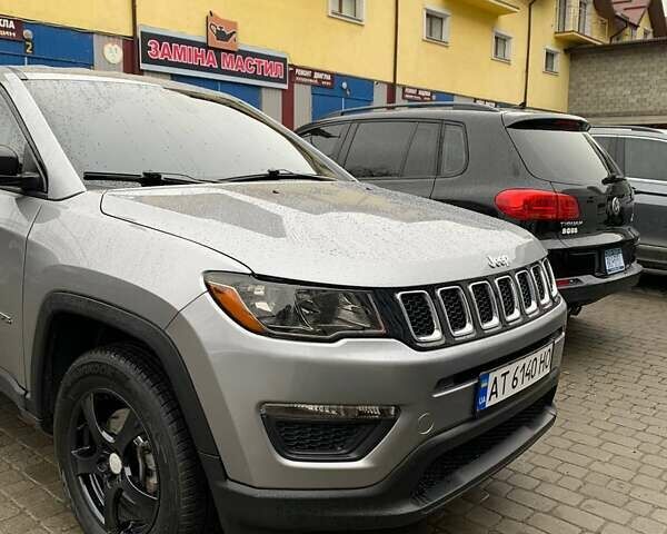 Серый Джип Компас, объемом двигателя 2.36 л и пробегом 183 тыс. км за 14500 $, фото 1 на Automoto.ua
