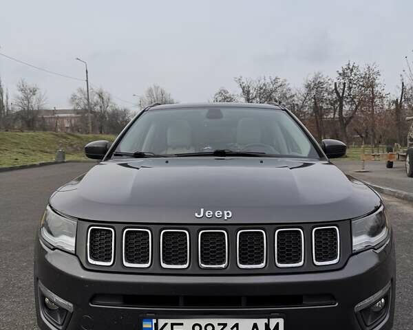 Сірий Джип Compass, об'ємом двигуна 2.4 л та пробігом 129 тис. км за 15800 $, фото 1 на Automoto.ua