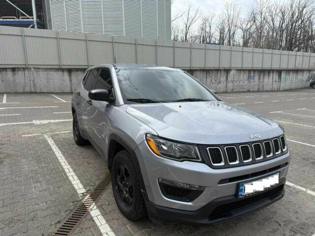 Сірий Джип Compass, об'ємом двигуна 2.4 л та пробігом 106 тис. км за 13000 $, фото 1 на Automoto.ua