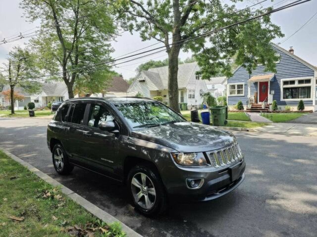 Джип Compass 2017 у Дніпро (Дніпропетровську) на Automoto.ua Сірий Джип Compass, об'ємом двигуна 2.4 л та пробігом 68 тис. км за 5800 $, фото 1 на Automoto.ua