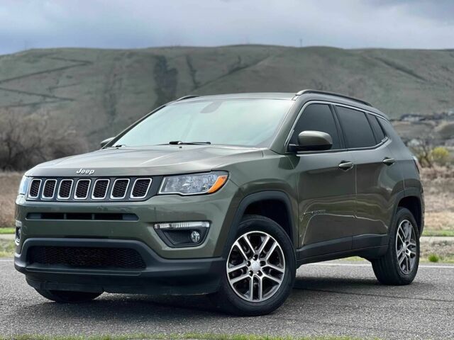 Сірий Джип Compass, об'ємом двигуна 2.4 л та пробігом 65 тис. км за 13200 $, фото 1 на Automoto.ua