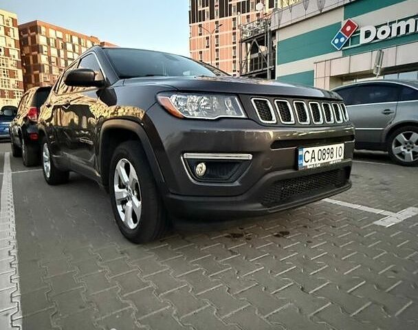 Сірий Джип Compass, об'ємом двигуна 2.4 л та пробігом 156 тис. км за 14499 $, фото 1 на Automoto.ua