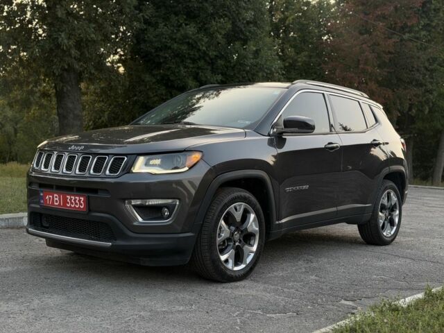 Сірий Джип Compass, об'ємом двигуна 2.4 л та пробігом 179 тис. км за 13990 $, фото 1 на Automoto.ua