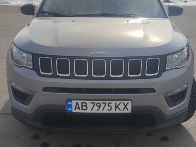 Серый Джип Компас, объемом двигателя 2.36 л и пробегом 144 тыс. км за 14400 $, фото 1 на Automoto.ua