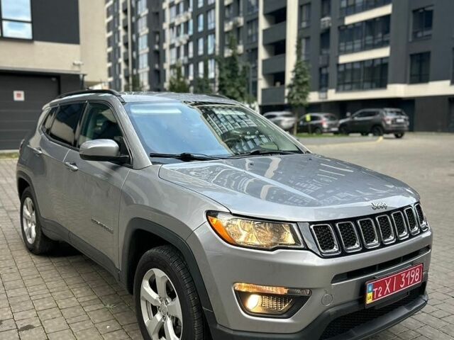 Сірий Джип Compass, об'ємом двигуна 2.4 л та пробігом 83 тис. км за 10800 $, фото 1 на Automoto.ua