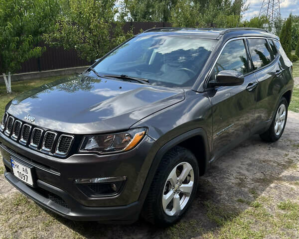 Сірий Джип Compass, об'ємом двигуна 2.4 л та пробігом 70 тис. км за 15500 $, фото 1 на Automoto.ua