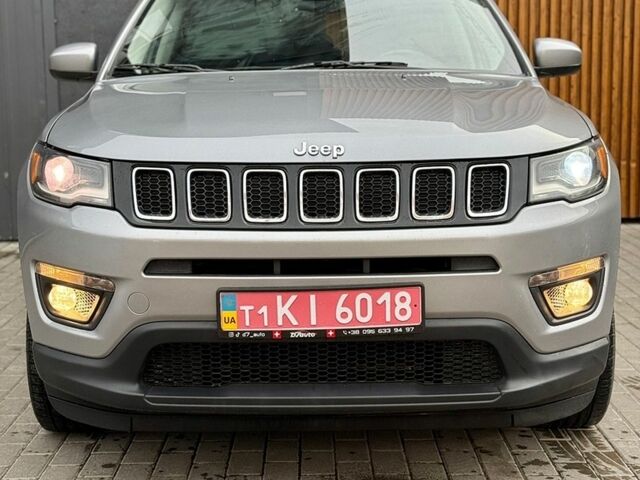 Сірий Джип Compass, об'ємом двигуна 2.4 л та пробігом 99 тис. км за 14200 $, фото 1 на Automoto.ua