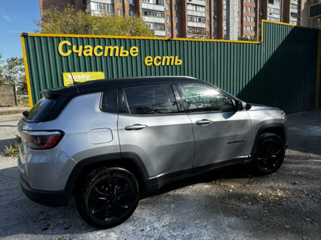 Сірий Джип Compass, об'ємом двигуна 2.4 л та пробігом 125 тис. км за 15500 $, фото 1 на Automoto.ua