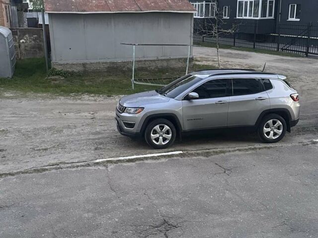 Сірий Джип Compass, об'ємом двигуна 2.4 л та пробігом 140 тис. км за 14000 $, фото 1 на Automoto.ua
