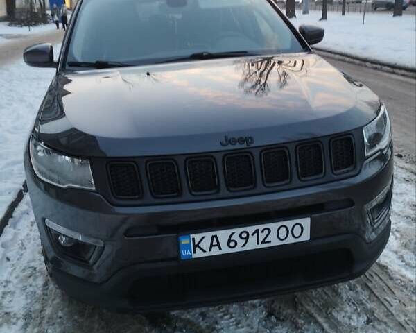 Серый Джип Компас, объемом двигателя 2.36 л и пробегом 100 тыс. км за 17500 $, фото 1 на Automoto.ua